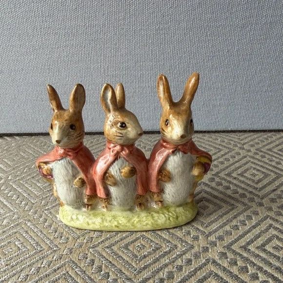 Vintage Ceramic Beatrix Potter Three Bunny Figurine Flopsy, Mopsy, cottontail - Picture 1 of 5